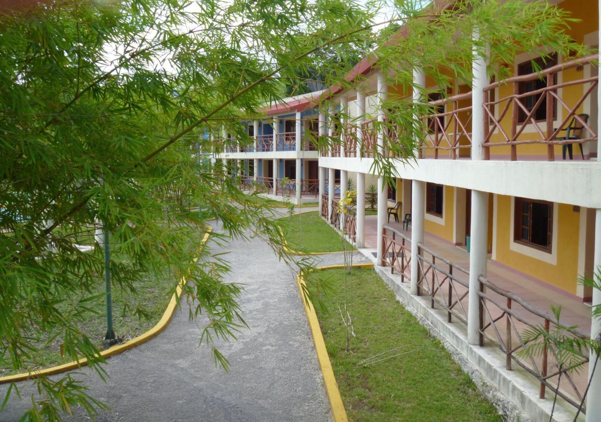 Hotel Debliz Xpujil Extérieur photo